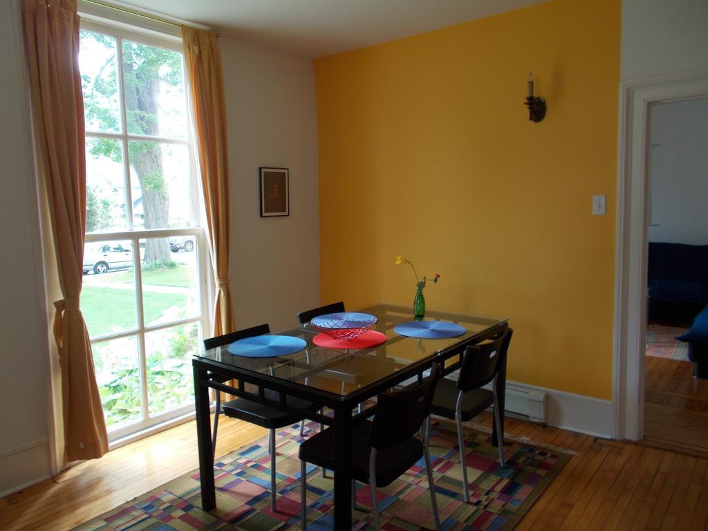 Absolute 1000 Islands Monthly Suites Gananoque Kamer foto